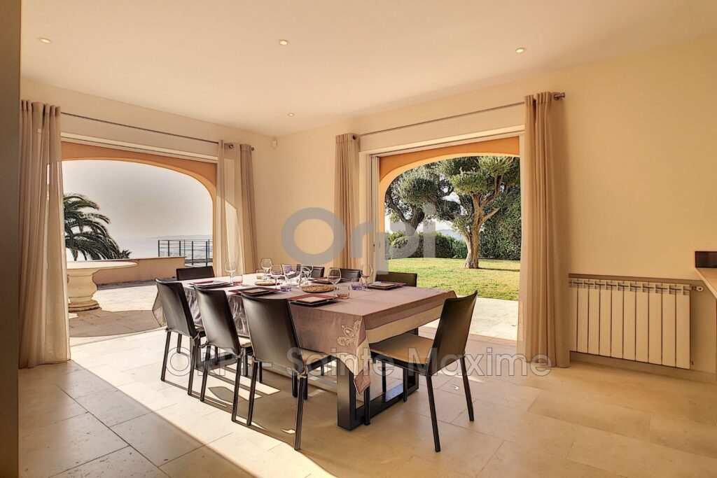 location maison contemporaine 7 Pièce(s) – 7 pièces – 5 chambres – 250.00 m²