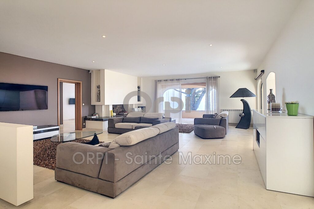 location maison contemporaine 7 Pièce(s) – 7 pièces – 5 chambres – 250.00 m²