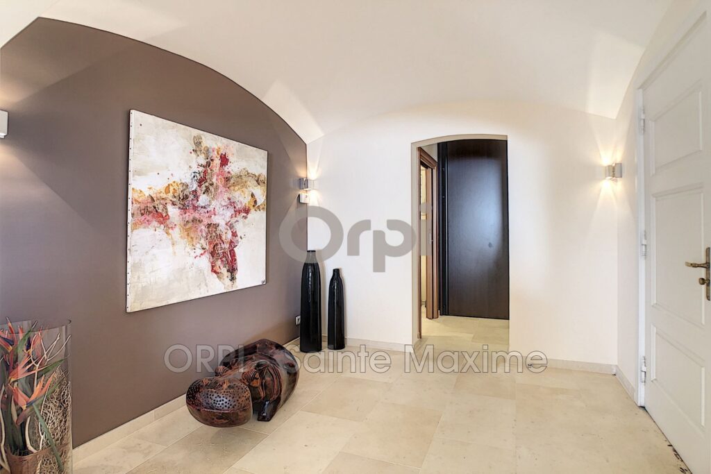 location maison contemporaine 7 Pièce(s) – 7 pièces – 5 chambres – 250.00 m²