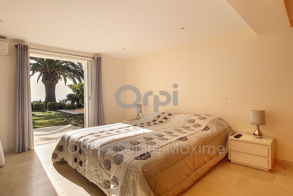 location maison contemporaine 7 Pièce(s) – 7 pièces – 5 chambres – 250.00 m²