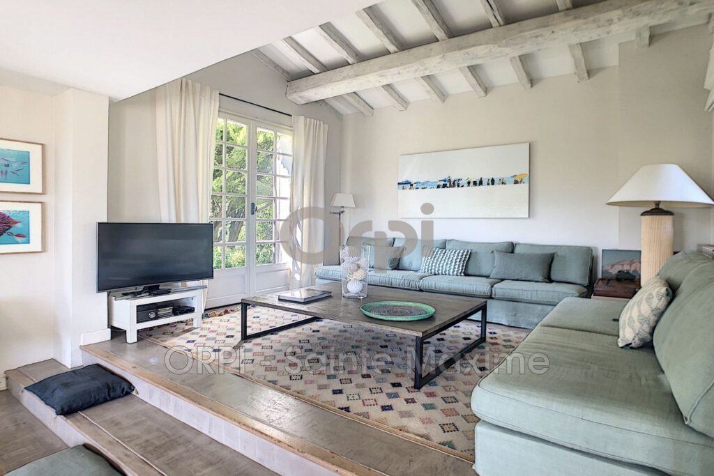 location villa 6 Pièce(s) – 6 pièces – 6 chambres – 260.00 m²