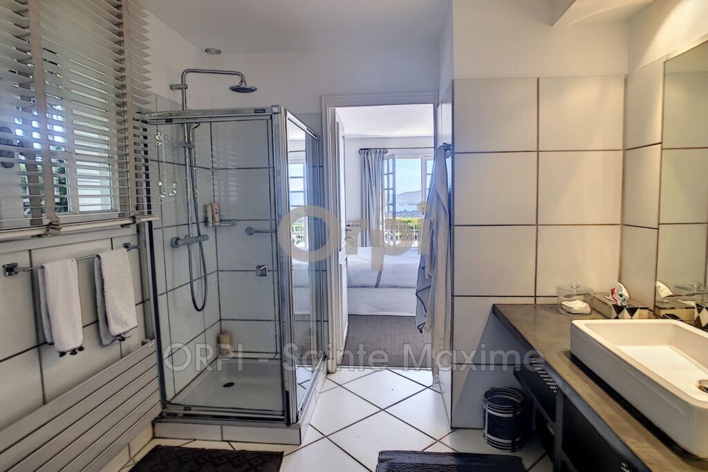 location villa 6 Pièce(s) – 6 pièces – 6 chambres – 260.00 m²