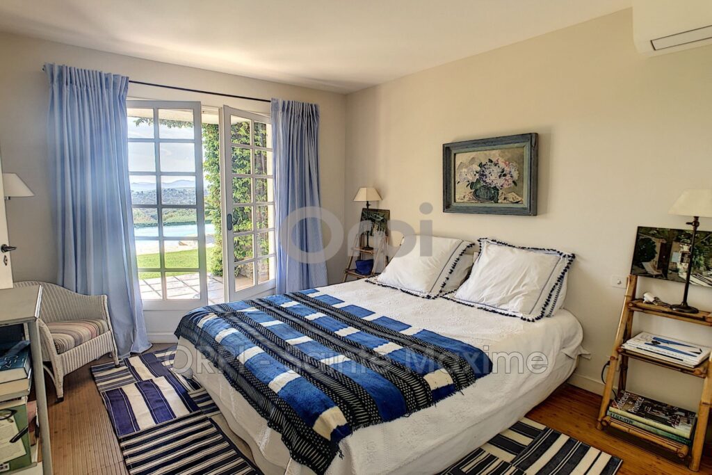 location villa 6 Pièce(s) – 6 pièces – 6 chambres – 260.00 m²