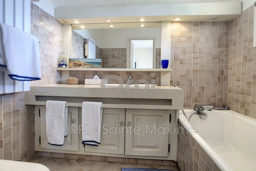 location villa 6 Pièce(s) – 6 pièces – 6 chambres – 260.00 m²