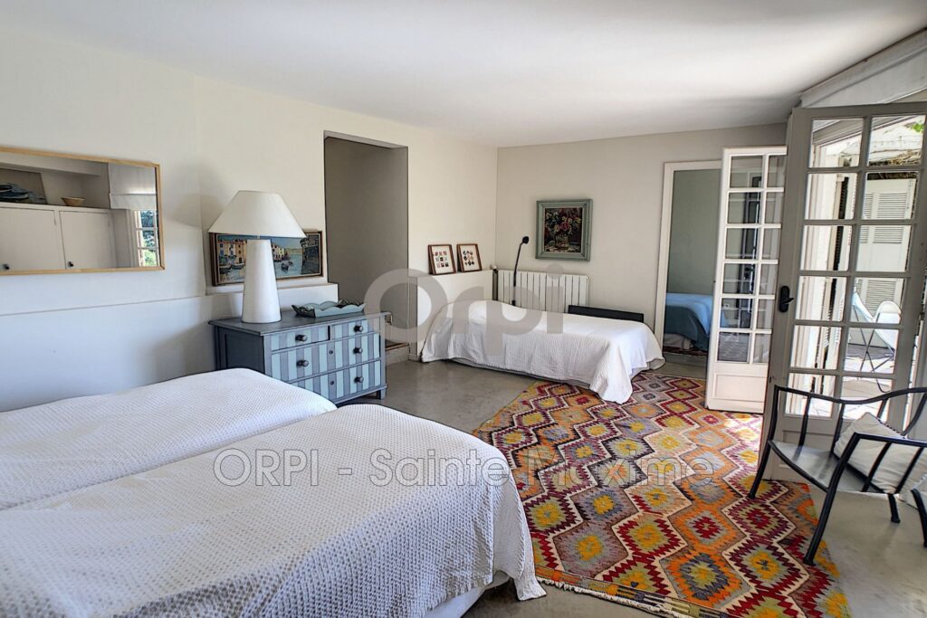 location villa 6 Pièce(s) – 6 pièces – 6 chambres – 260.00 m²