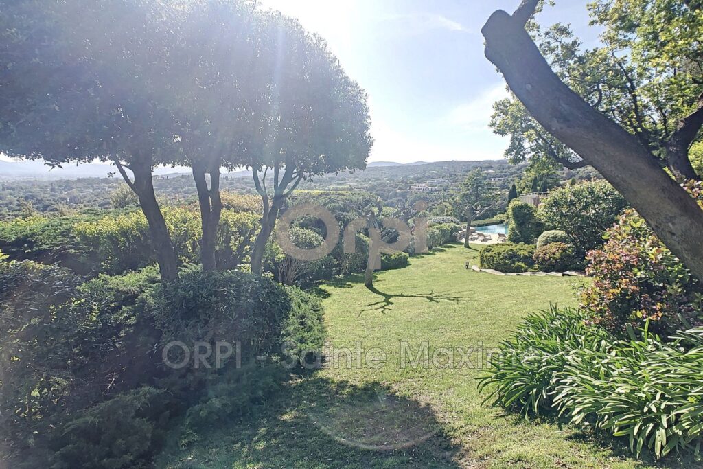 location villa 6 Pièce(s) – 6 pièces – 6 chambres – 260.00 m²