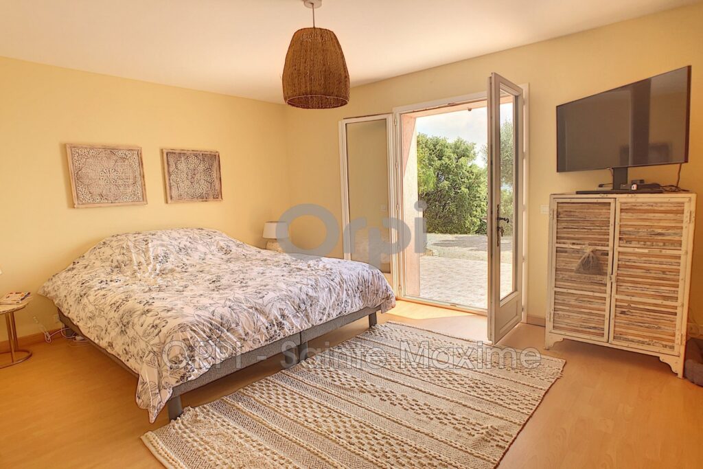 location villa provençale 6 Pièce(s) – 6 pièces – 5 chambres – 220.00 m²