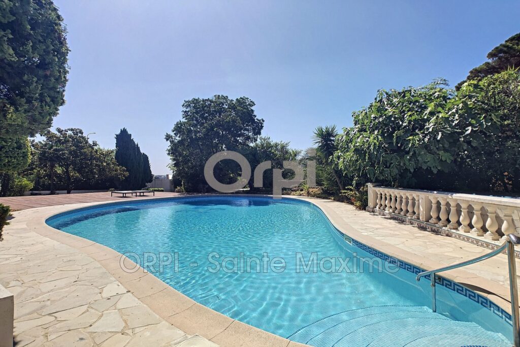 location villa 8 Pièce(s) – 8 pièces – 6 chambres – 400.00 m²