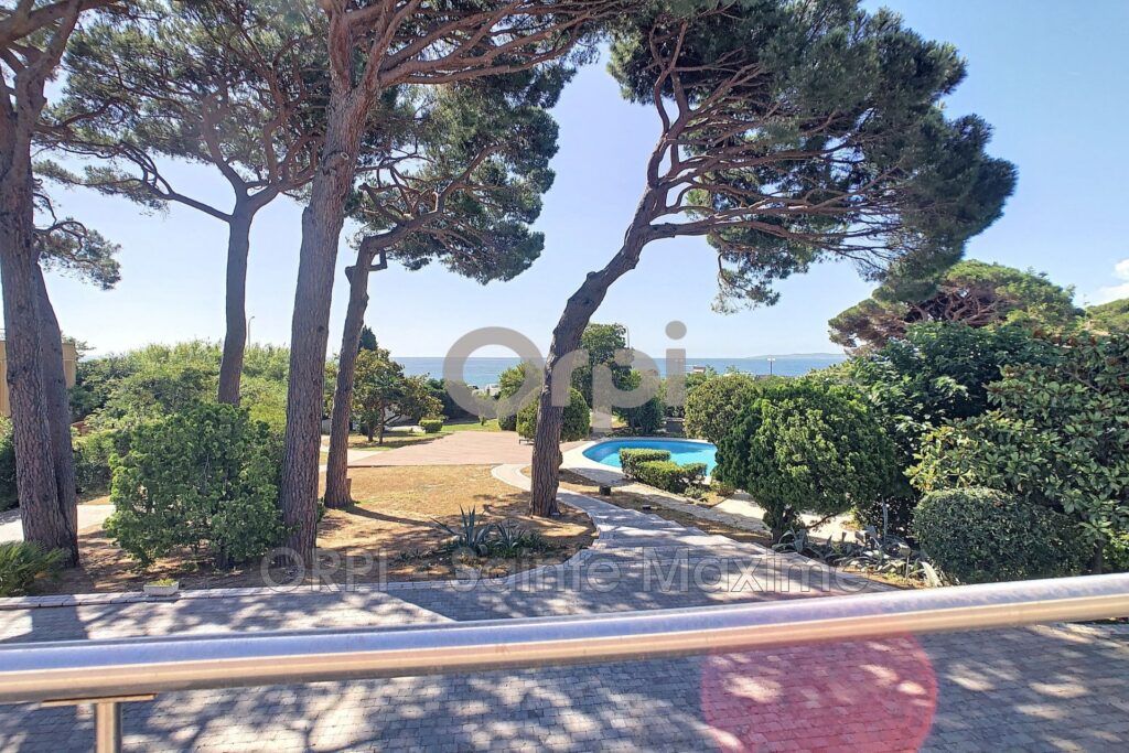 location villa 8 Pièce(s) – 8 pièces – 6 chambres – 400.00 m²