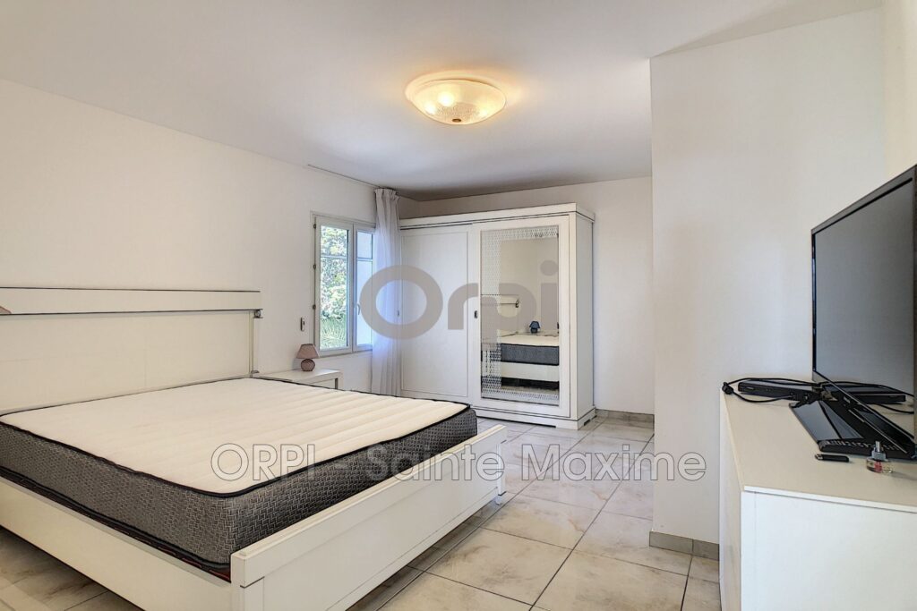 location villa 8 Pièce(s) – 8 pièces – 6 chambres – 400.00 m²