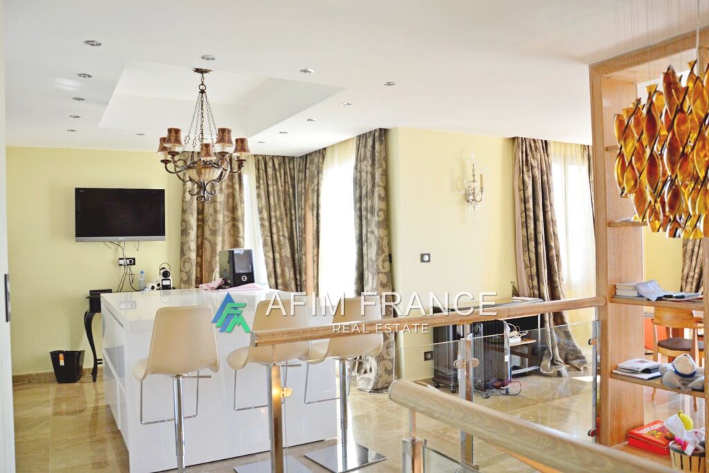 vente villa 6 Pièce(s) – 6 pièces – 4 chambres – 155.00 m²