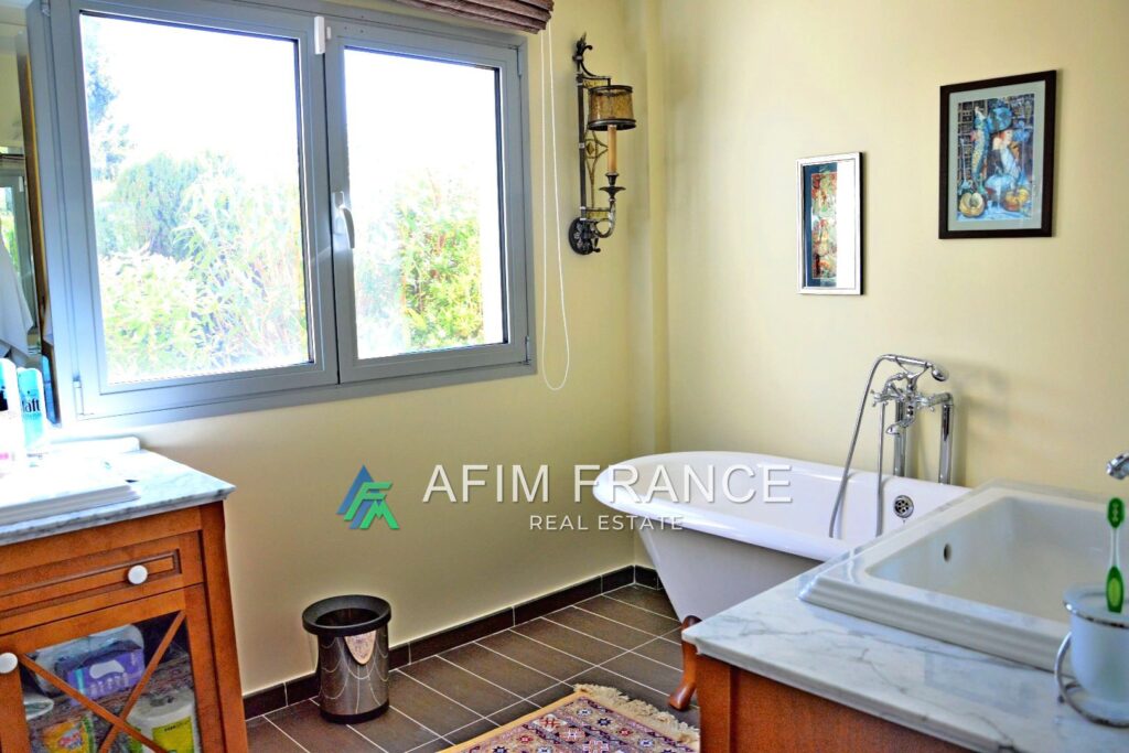 vente villa 6 Pièce(s) – 6 pièces – 4 chambres – 155.00 m²