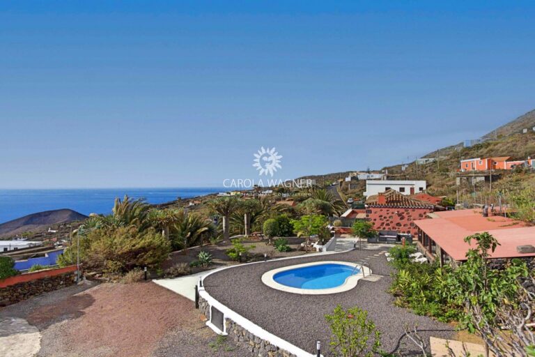 vente Gîtes 6 Pièce(s) – 6 pièces – 5 chambres – 166.00 m²