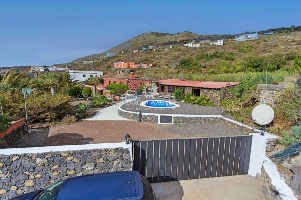 vente Gîtes 6 Pièce(s) – 6 pièces – 4 chambres – 166.00 m²