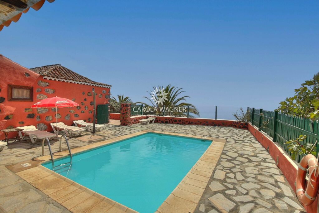 vente Gîtes 6 Pièce(s) – 6 pièces – 4 chambres – 166.00 m²