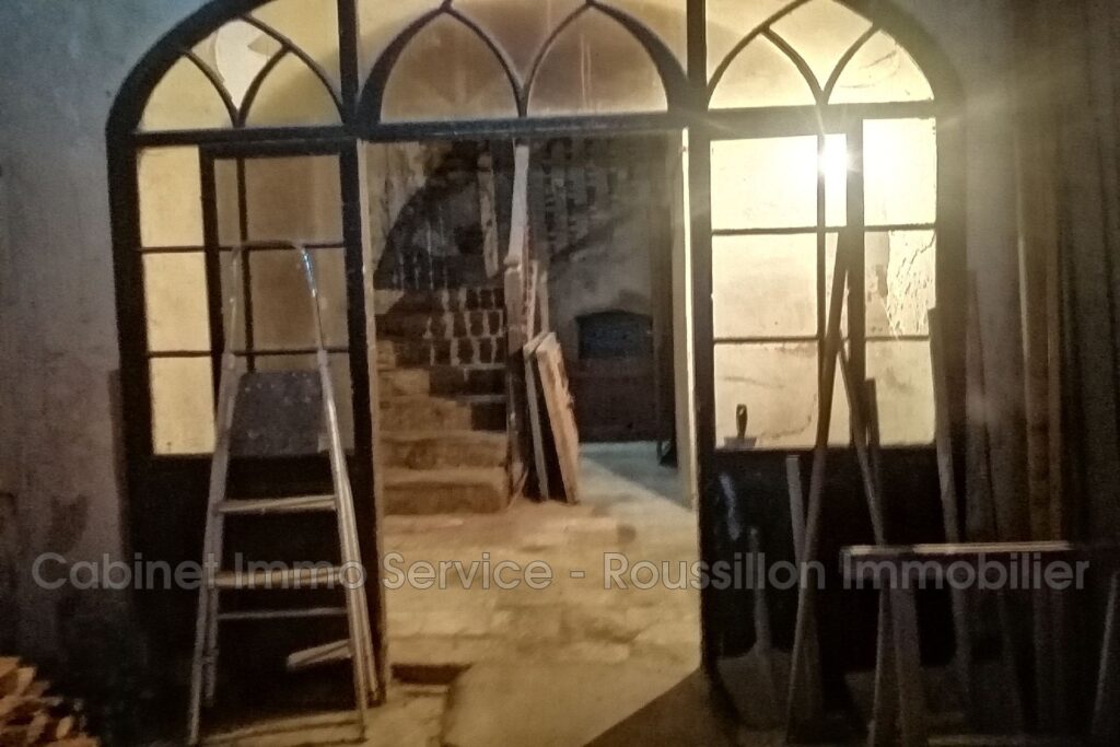 vente maison de village 12 Pièce(s) – 12 pièces – 2 chambres – 300.00 m²