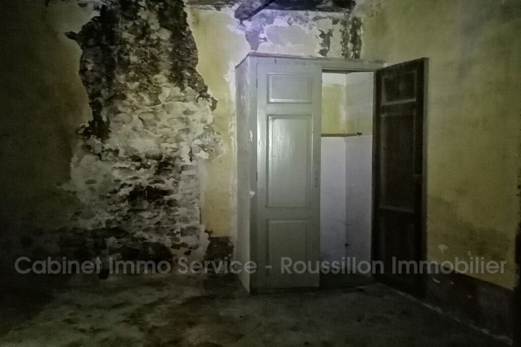 vente maison de village 12 Pièce(s) – 12 pièces – 2 chambres – 300.00 m²