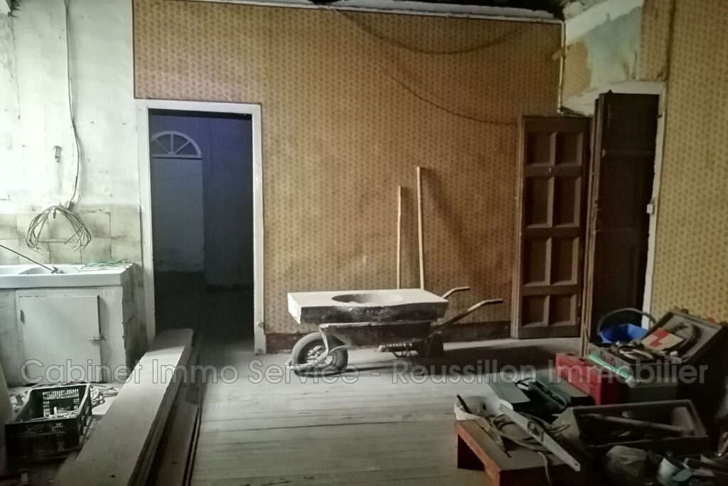 vente maison de village 12 Pièce(s) – 12 pièces – 2 chambres – 300.00 m²