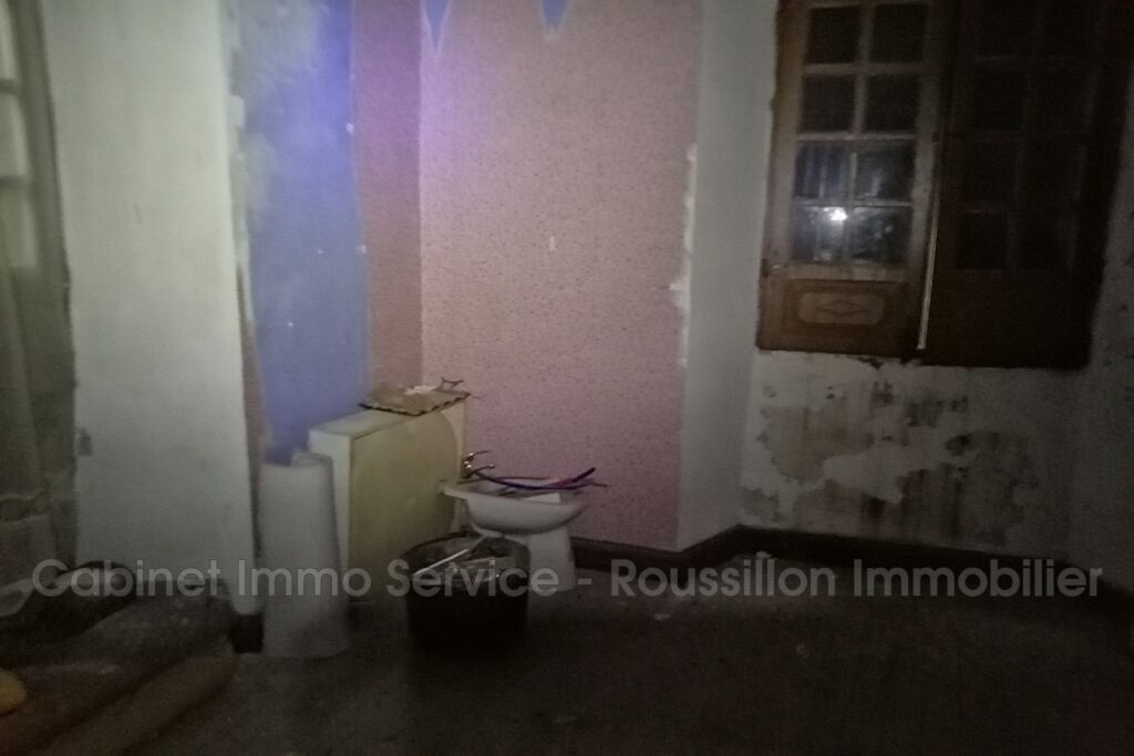 vente maison de village 12 Pièce(s) – 12 pièces – 2 chambres – 300.00 m²