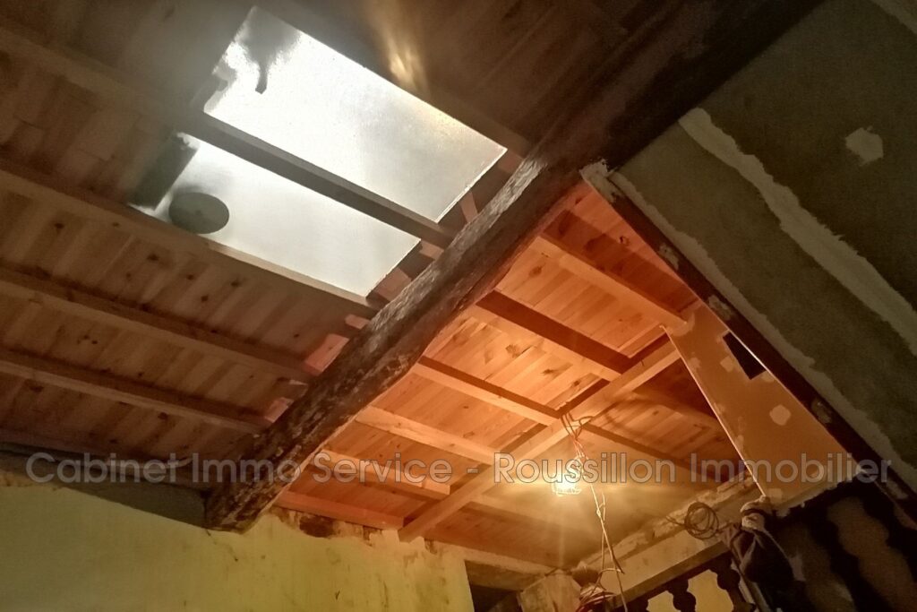 vente maison de village 12 Pièce(s) – 12 pièces – 2 chambres – 300.00 m²