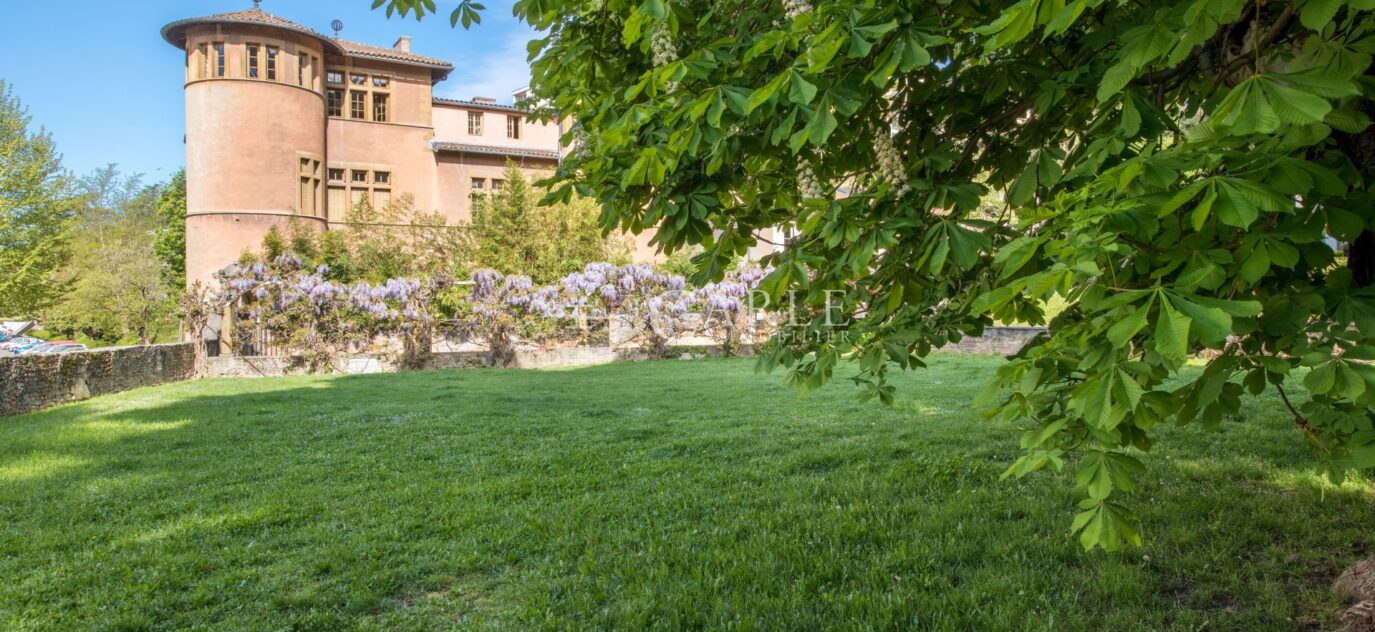 La vie de château au c½ur d’un vaste parc en plein Lyon ! Cadr – 3 pièces – 1 chambre – 107.08 m²