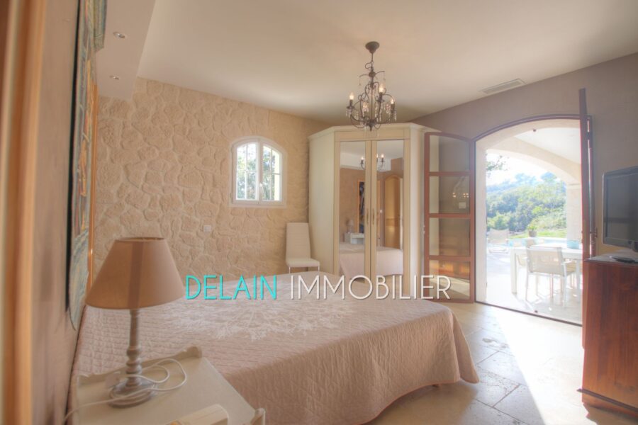 Maison à vendre à Roquefort-les-pins