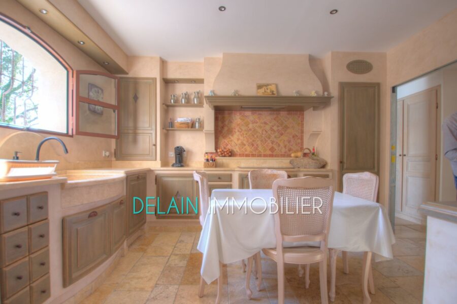 Maison à vendre à Roquefort-les-pins