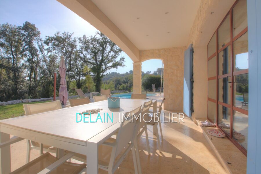 Maison à vendre à Roquefort-les-pins