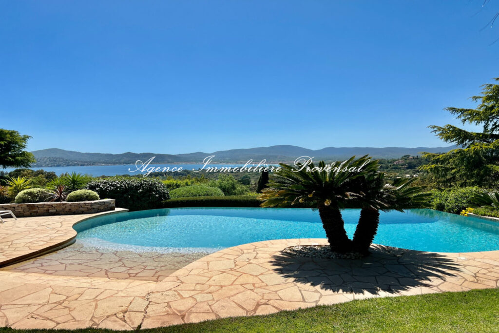 location villa 7 Pièce(s) – 7 pièces – 6 chambres – 270.00 m²