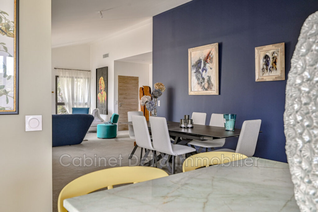 SANARY Appartement récent en toit terrasse – 4 pièces – 3 chambres – 120.00 m²