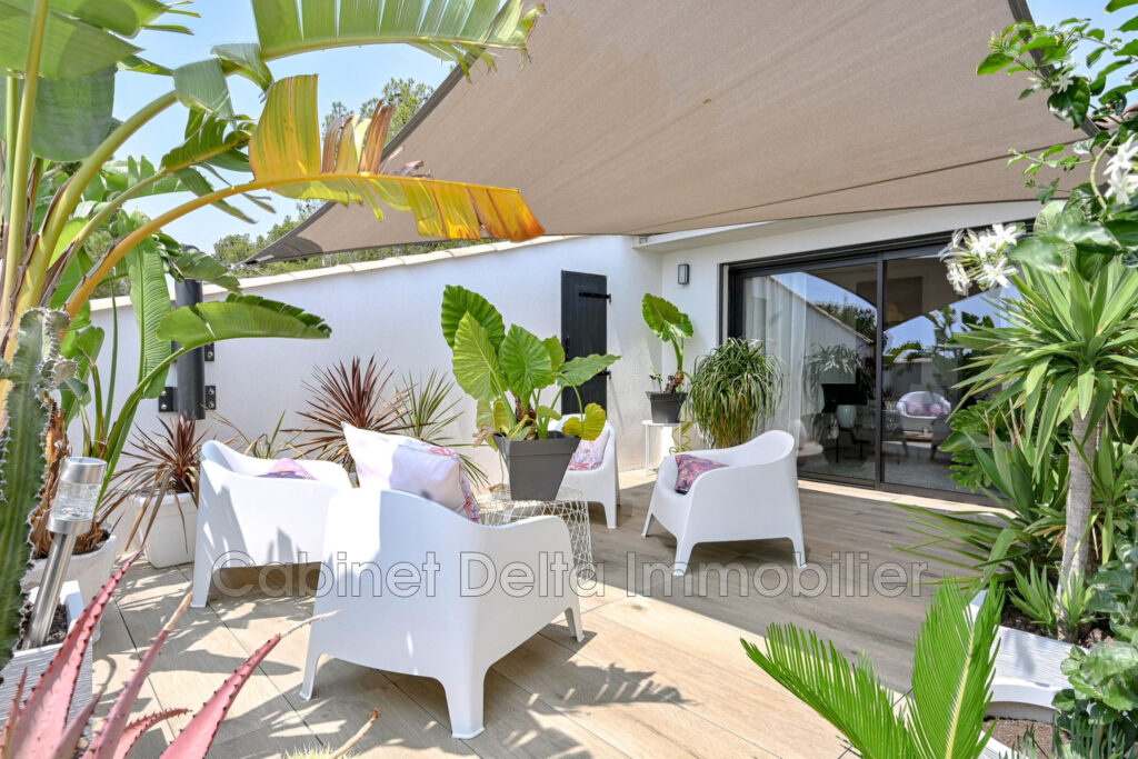 SANARY Appartement récent en toit terrasse – 4 pièces – 3 chambres – 120.00 m²