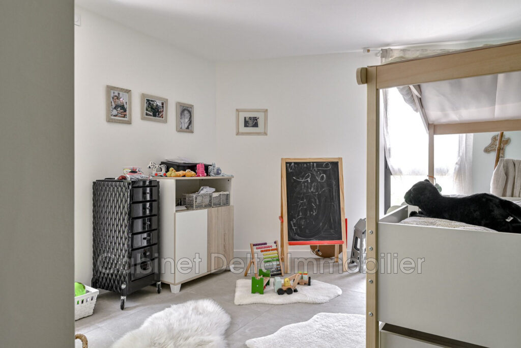 SANARY Appartement récent en toit terrasse – 4 pièces – 3 chambres – 120.00 m²