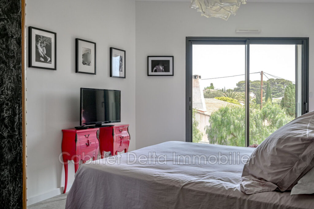 SANARY Appartement récent en toit terrasse – 4 pièces – 3 chambres – 120.00 m²