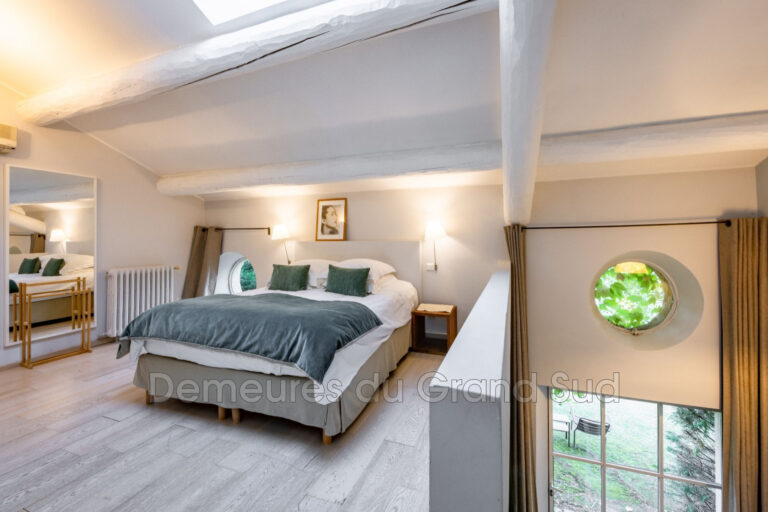 vente maison d’hôtes – NR pièces – 9 chambres – 800.00 m²