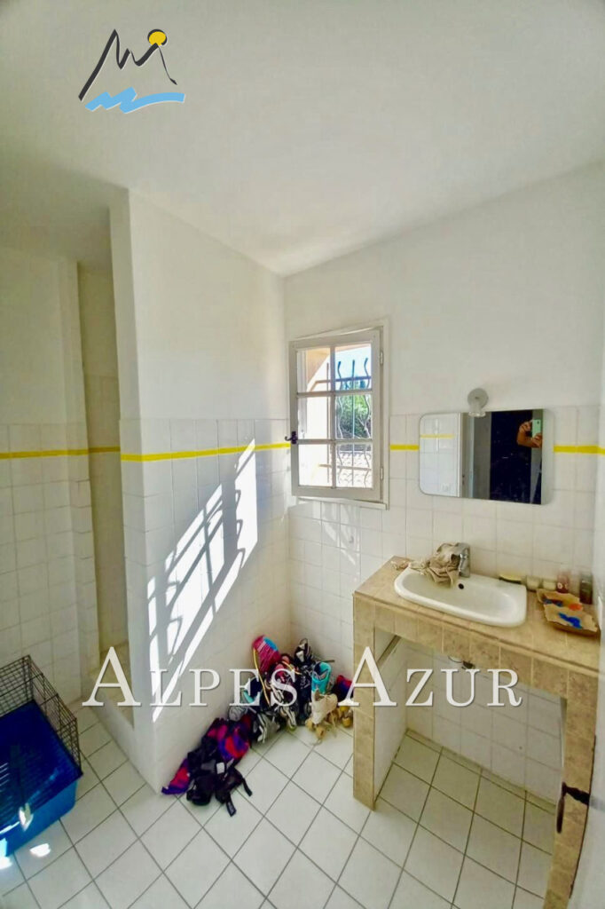 vente villa 6 Pièce(s) – 6 pièces – 4 chambres – 150.00 m²