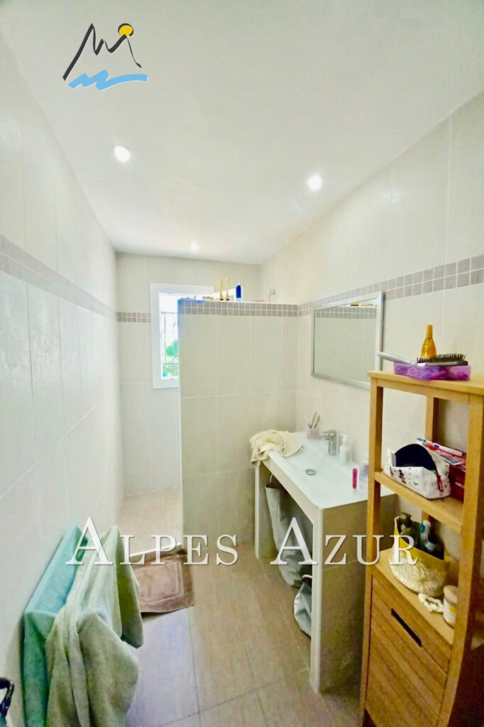 vente villa 6 Pièce(s) – 6 pièces – 4 chambres – 150.00 m²