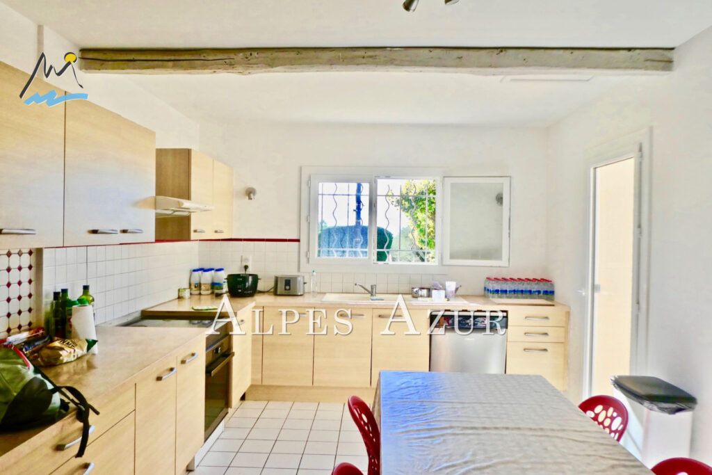 vente villa 6 Pièce(s) – 6 pièces – 4 chambres – 150.00 m²