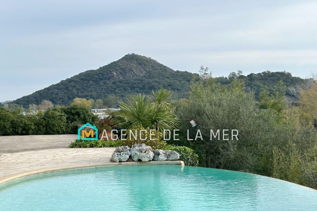 vente maison de caractère 6 Pièce(s) – 6 pièces – 5 chambres – 210.00 m²