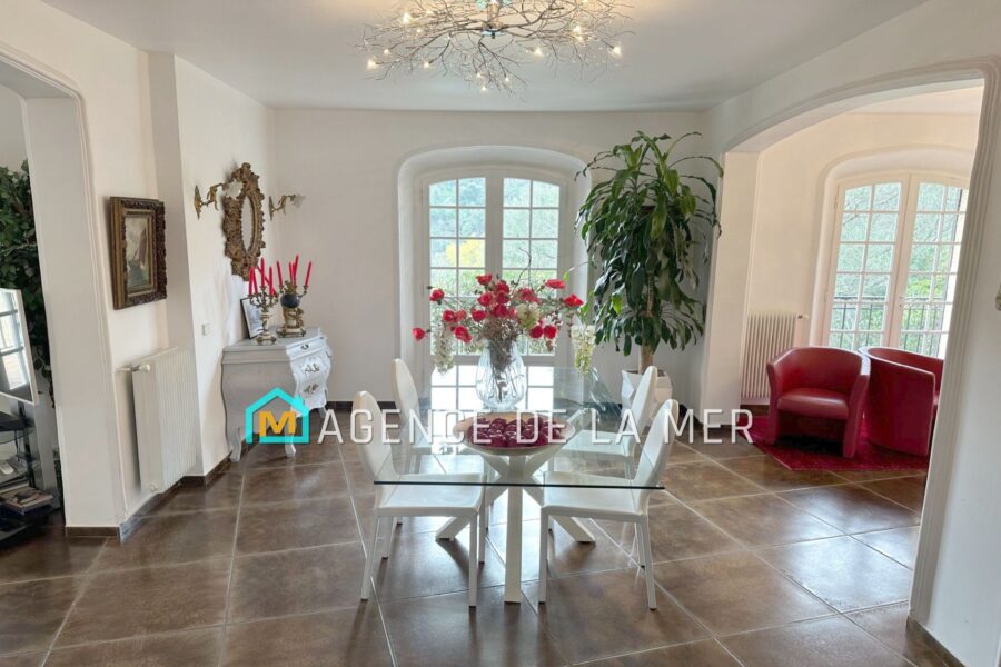 Maison à vendre à Mandelieu-la-napoule
