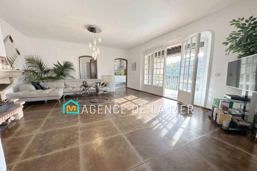 Maison à vendre à Mandelieu-la-napoule