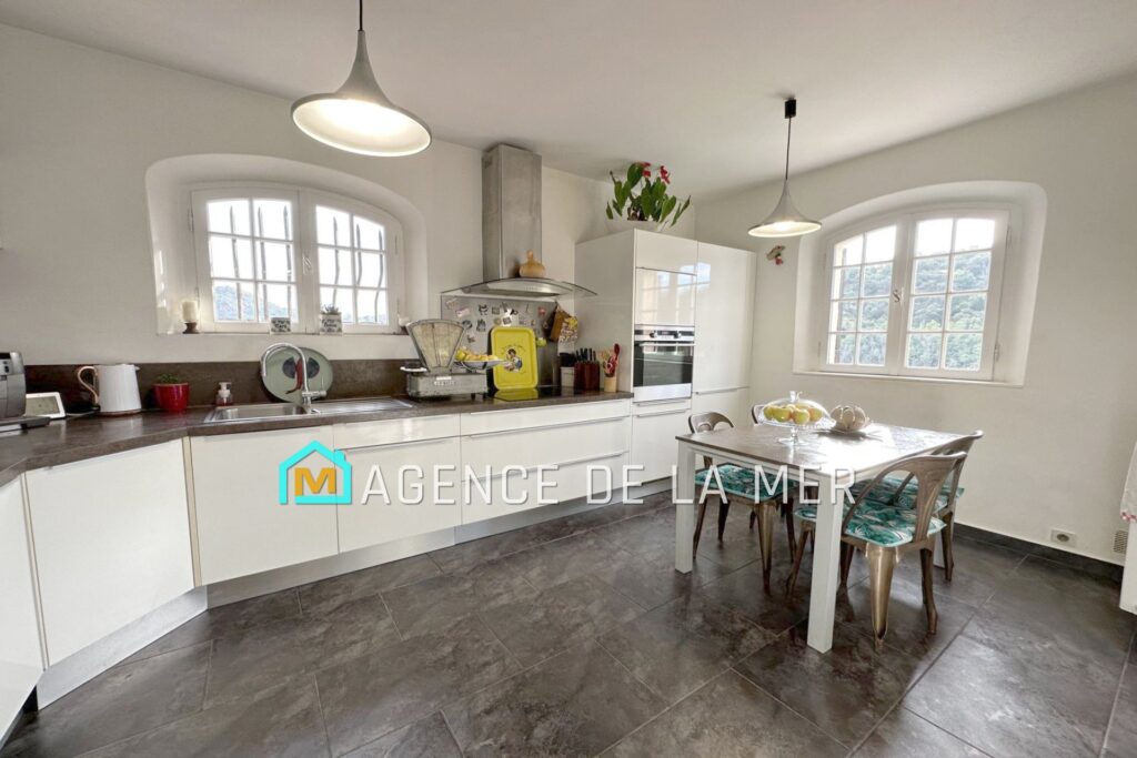 vente maison de caractère 6 Pièce(s) – 6 pièces – 5 chambres – 210.00 m²