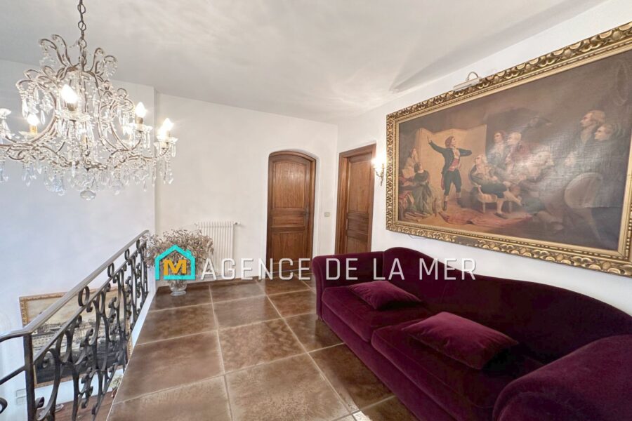 Maison à vendre à Mandelieu-la-napoule
