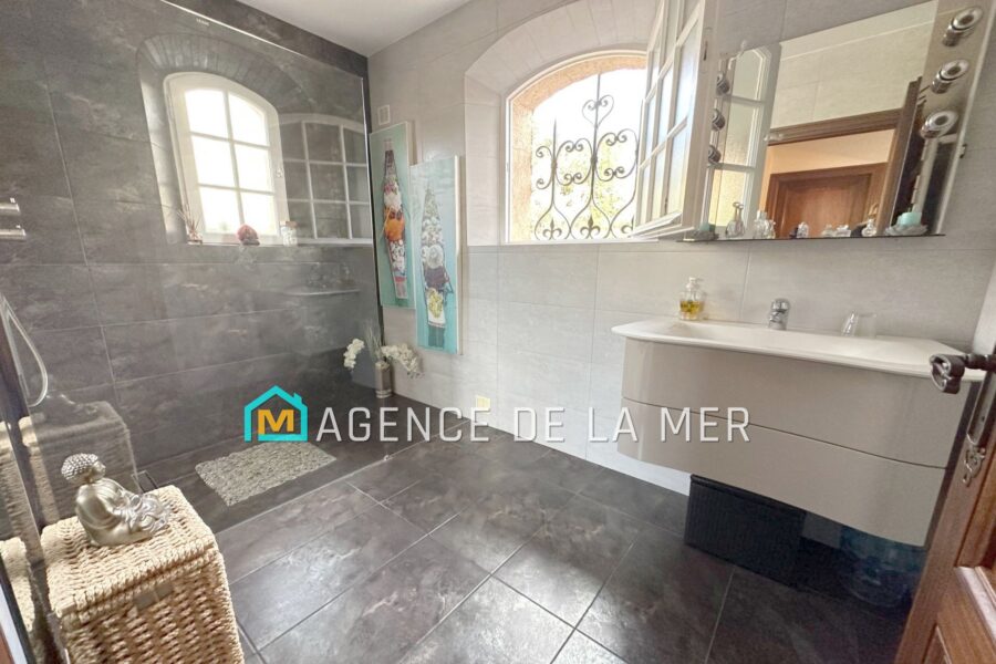 Maison à vendre à Mandelieu-la-napoule