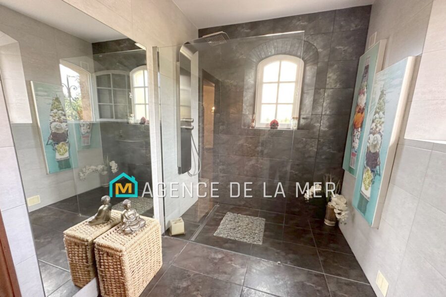 Maison à vendre à Mandelieu-la-napoule