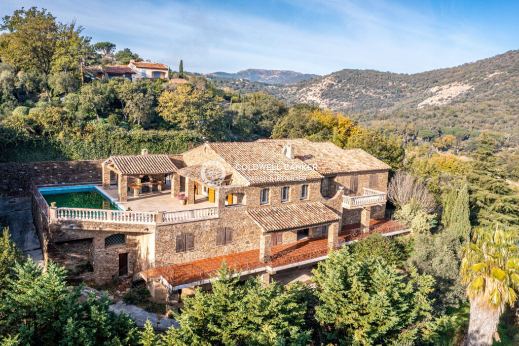Grimaud Villa en pierre de 10 chambres dans un domaine sécuris – 11 pièces – 10 chambres – 800.00 m²