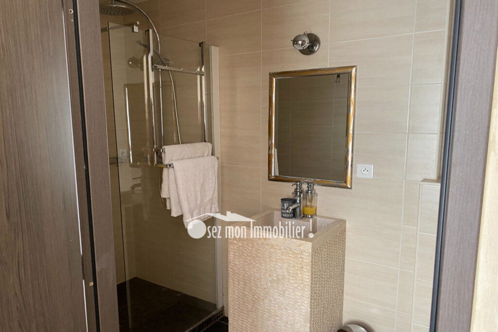 vente maison d&rsquo;hôtes 10 Pièce(s) – 14 pièces – 8 chambres – 550.00 m²