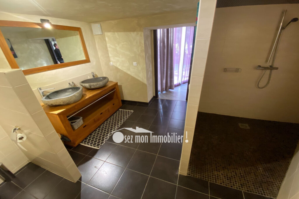 vente maison d&rsquo;hôtes 10 Pièce(s) – 14 pièces – 8 chambres – 550.00 m²