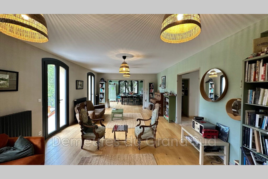 vente maison de caractère 16 Pièce(s) – 16 pièces – 9 chambres – 360.00 m²