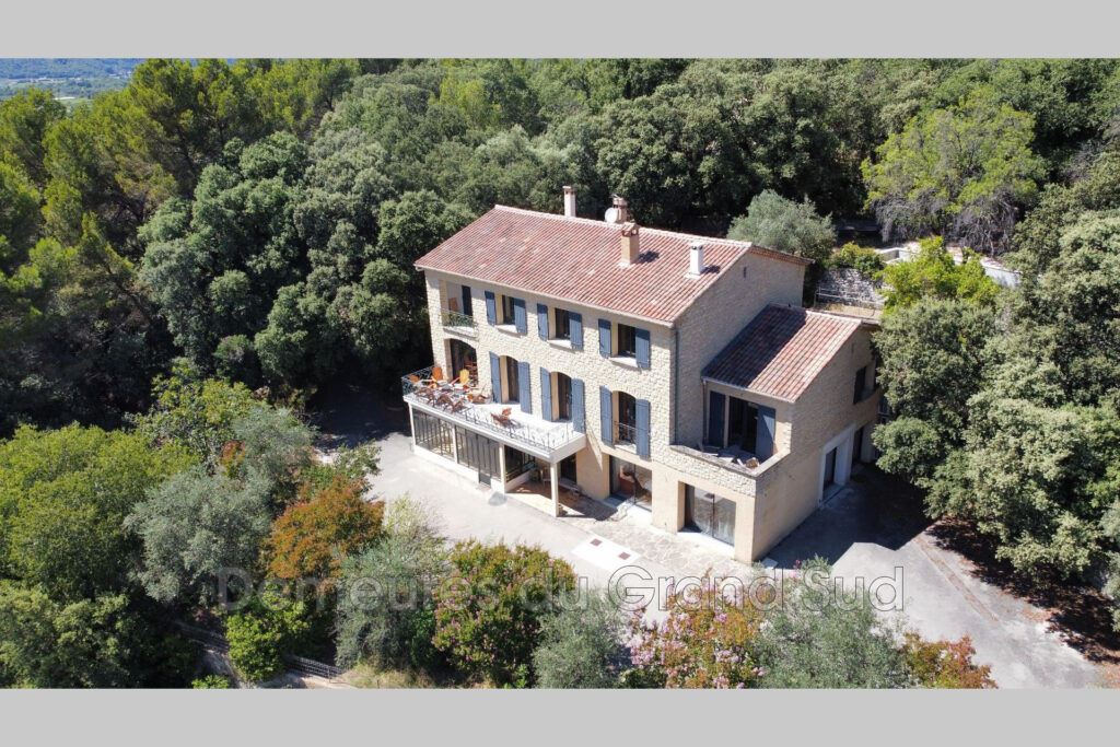 vente maison de caractère 16 Pièce(s) – 16 pièces – 9 chambres – 360.00 m²