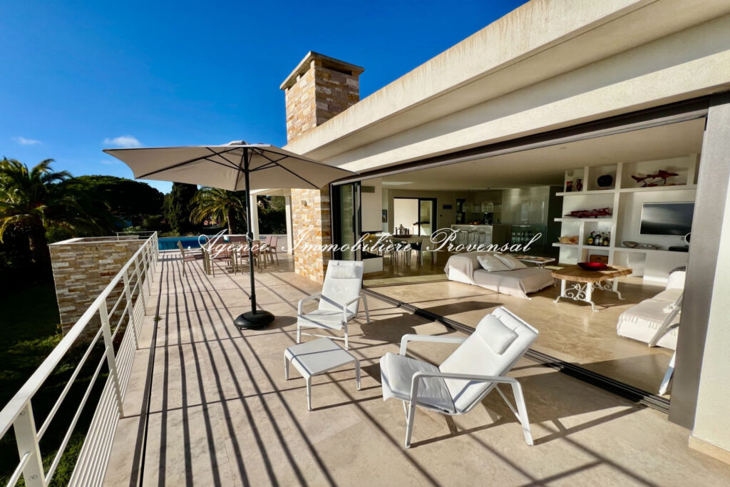 location villa 5 Pièce(s) – 5 pièces – 4 chambres – 200.00 m²